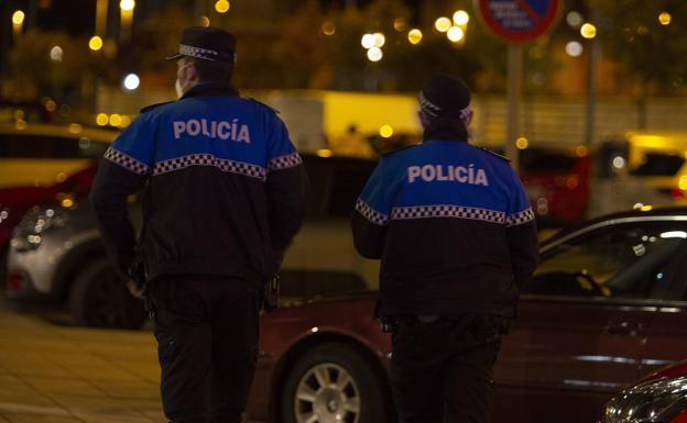 La Policía Municipal denuncia a 15 personas en Ponferrada por incumplir el toque de queda durante el fin de semana