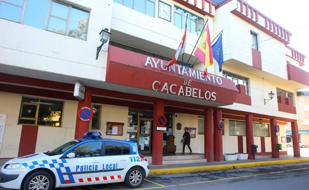 Cacabelos reconoce la pérdida de una ayuda de 73.000 euros de la Junta por el «exceso de trabajo» por la crisis del COVID-19