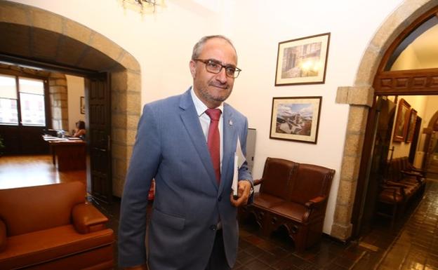 Ponferrada dará «cumplimiento riguroso» a la sentencia del TSJ sobre el personal de confianza para los grupos municipales