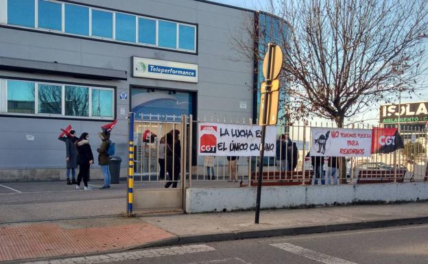 Los trabajadores de Teleperformance secundan este lunes paros parciales por los «abusos» de la empresa