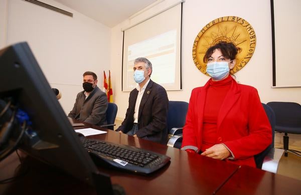 La sala Río Selmo de Ponferrada acoge el estreno de las dos piezas musicales que componen «la banda sonora de la Tebaida»