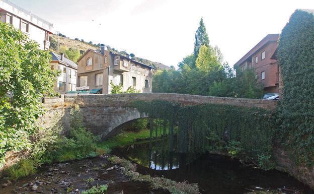 Torre del Bierzo entrega 1.700 euros en vales a las personas con dificultades económicas del municipio