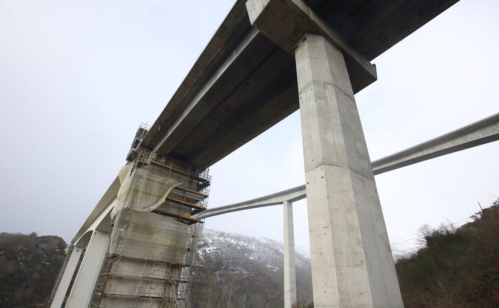 'Recosido' al viaducto de la A-6