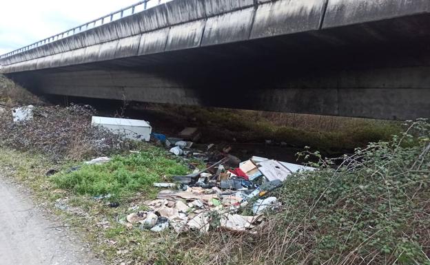 Carracedelo desmiente las acusaciones de UPL sobre la proliferación de vertederos en el municipio