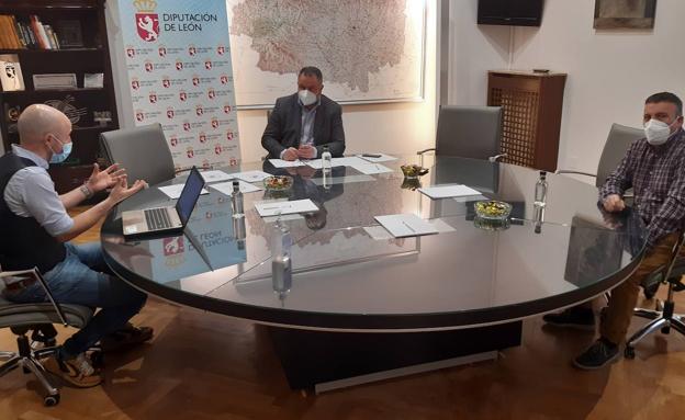 La Diputación de León valora la creación de una mesa por la recuperación del sector turístico del Bierzo