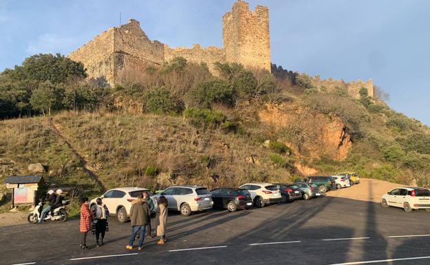 CB denuncia el incumplimiento de los horarios de apertura del castillo de Cornatel