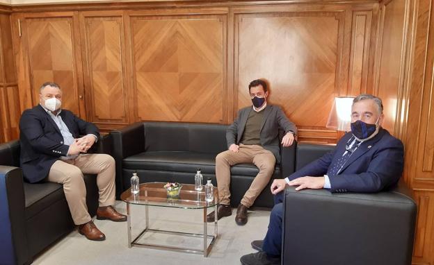 La Diputación de León muestra su apoyo a los actos del centenario de la SD Ponferradina