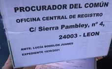 El Bierzo eleva al Procurador del Común las primeras 1.500 firmas para exigir un servicio de Oncología «digno» para el Hospital del Bierzo
