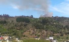 Medios terrestres aéreos intervienen en un incendio registrado en Toreno