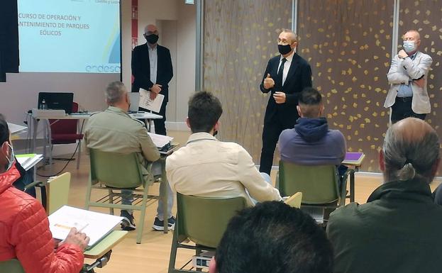 Ciuden, Endesa y la Fundación Santa Bárbara organizan un curso de energía eólica para responder a las oportunidades de empleo que se anuncian en El Bierzo