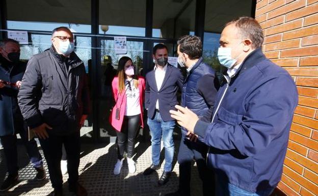 El PSOE reclama una «política de incentivos adecuada» para facilitar que se cubran las plazas del Hospital del Bierzo