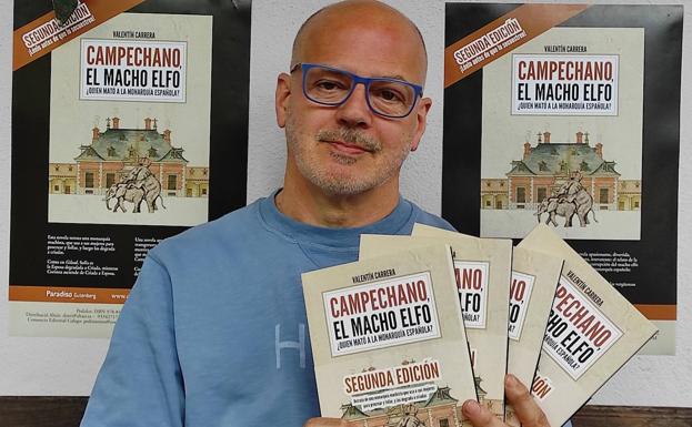 Valentín Carrera presenta la segunda edición de la novela 'Campechano: el macho Elfo'