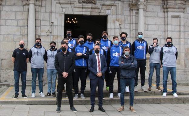 Ponferrada anima al CDP antes de su primer partido del playoff de ascenso