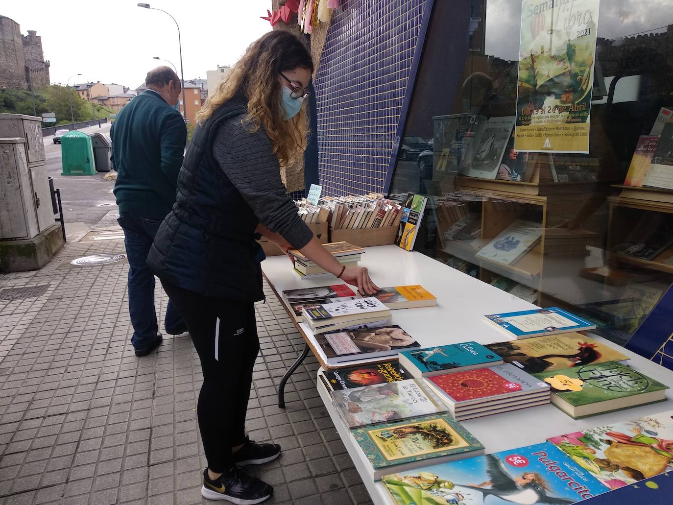 Los libros desembarcan en las calles de Ponferrada