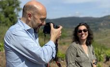 El crítico gastronómico Esteban Fonseca Capdevila destaca la «personalidad extraordinaria» de la ruta del vino de Bierzo Enoturismo