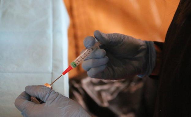 La Junta advierte de la existencia de carteles falsos en los que se informa de vacunación a jóvenes en El Bierzo