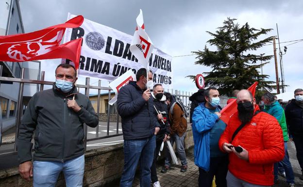 Concentración de apoyo a los trabajadores de Roldán