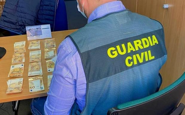 Detenida una limpiadora en Oencia que sustrajo 25.000 euros con la tarjeta de su empleadora
