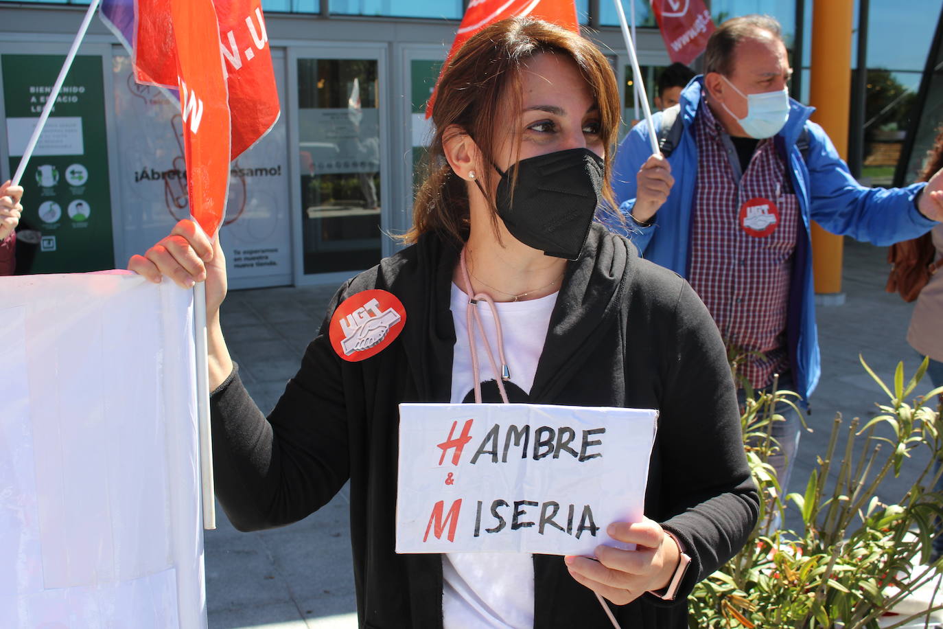 Los trabajadores de León y Ponferrada de H&M, unidos contra el Ere: «Tenemos un estrés que no es normal»