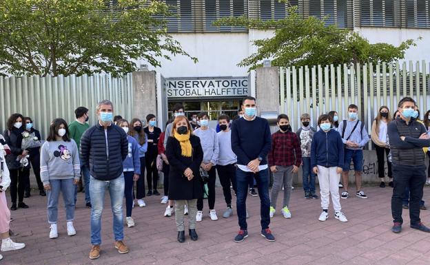 Un minuto de silencio para despedir al «maestro»