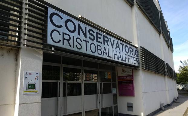 La ULE lamenta la muerte de su Honoris Causa Cristóbal Halffter y destaca la «fructífera relación de colaboración» entre el músico y la universidad