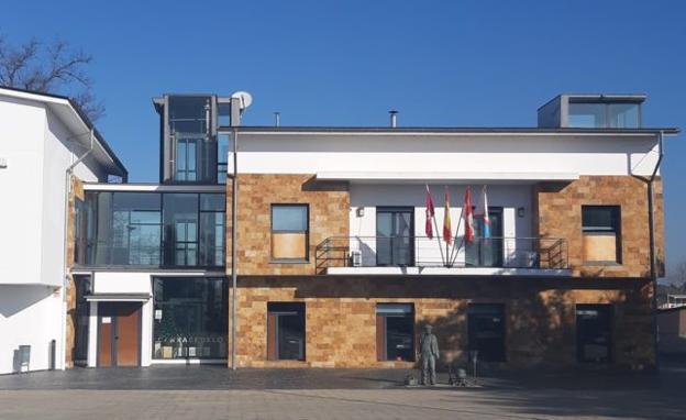 Carracedelo cede tres parcelas a Somacyl para que construya 35 viviendas públicas en Posada del Bierzo