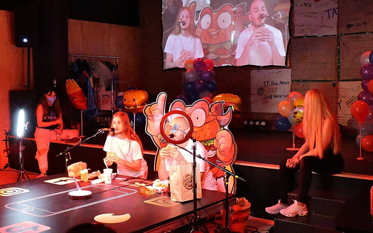 El 'performer' ponferradino Álvaro Caboalles presenta en el Bergidum 'Generación Perdida + miedo perder(-nos)'