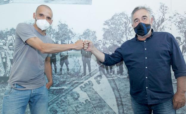 Yuri se hace 'centenario' y renueva por la Ponferradina