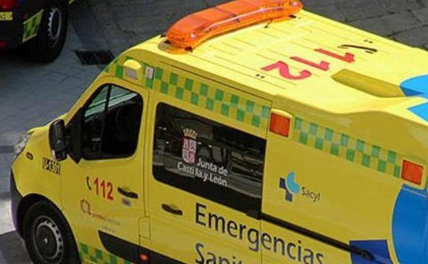 Un herido en una colisión entre un turismo y un camión en la A-6 en Torre del Bierzo