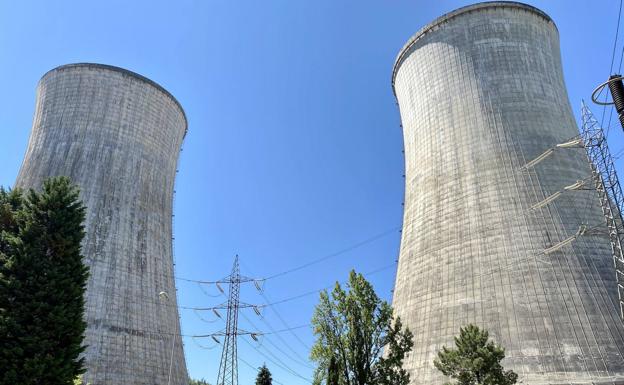 Las torres de refrigeración se volarán en agosto de 2022 y las chimeneas en 2023