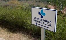 Seis ayuntamientos bercianos denuncian el «cierre técnico» de sus consultorios médicos