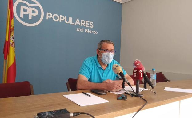 El PP de Cacabelos denuncia «falsedades» en el acuerdo para rescindir el contrato del alumbrado