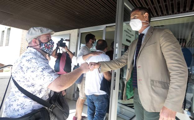 Los trabajadores decidirán este sábado en asamblea si respaldan el acuerdo que garantiza la continuidad de la factoría de Ponferrada