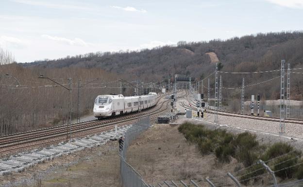 El PP de Ponferrada denuncia la «pasividad» del alcalde ante el «aislamiento ferroviario» de la ciudad