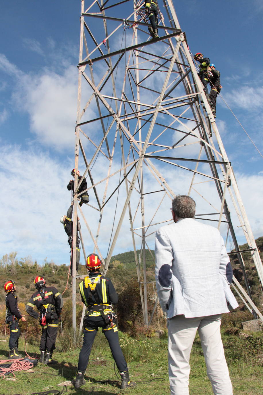 Curso de rescate en altura de los bomberos de Ponferrada
