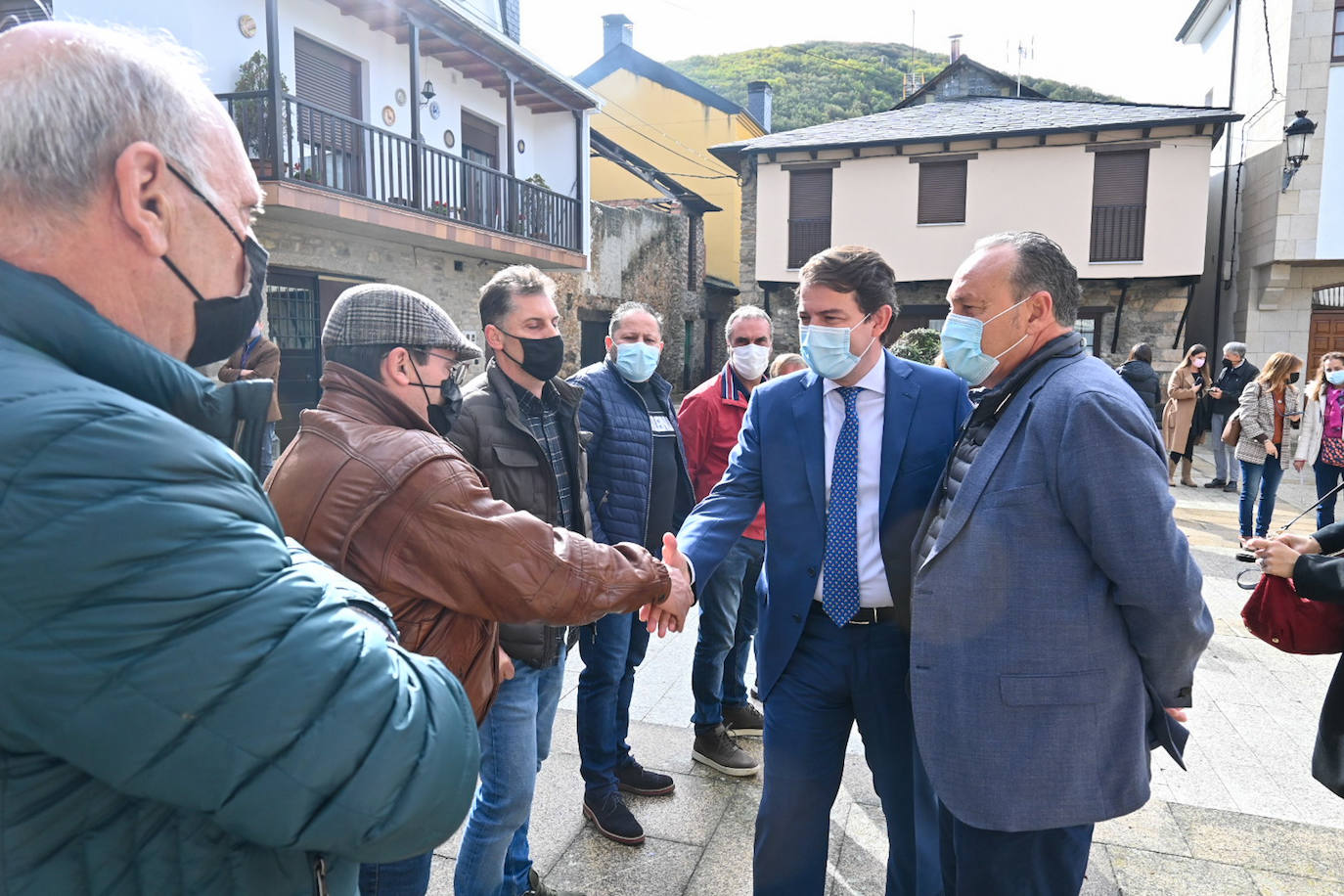 El presidente de la Junta visita Molinaseca
