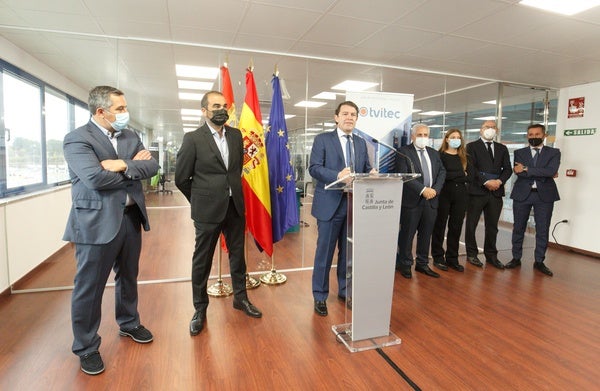 El presidente de la Junta de Castilla y León visita las instalaciones de la empresa Tvitec