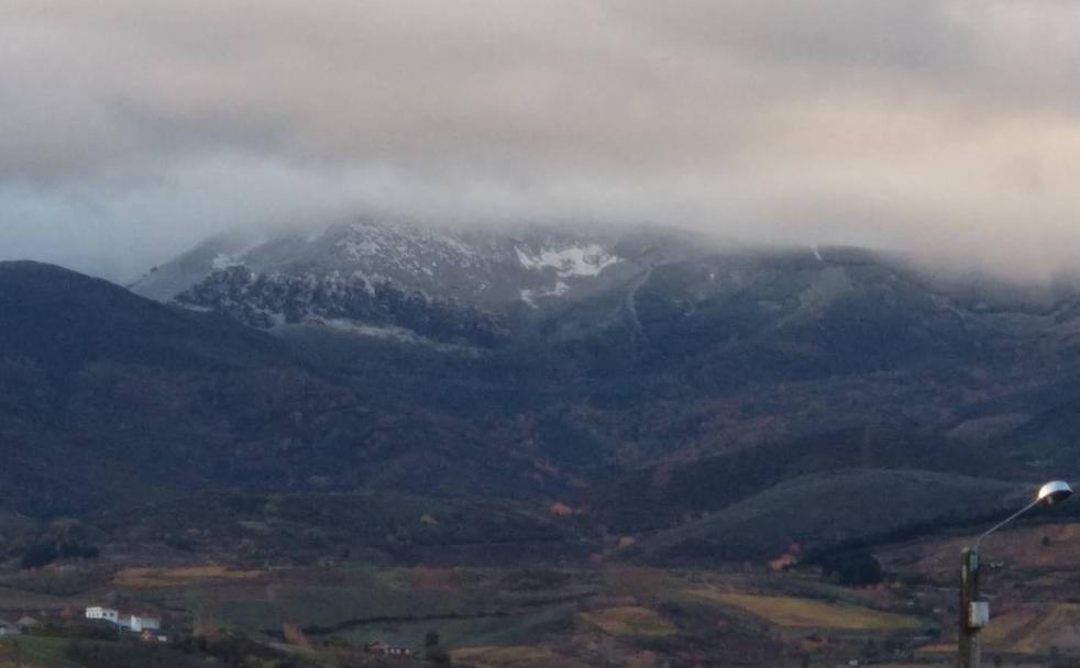 La nieve sorprende al Bierzo