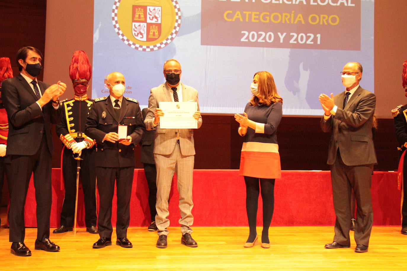 La Policía Municipal de Ponferrada recibe la Medalla de Oro al Mérito 2021