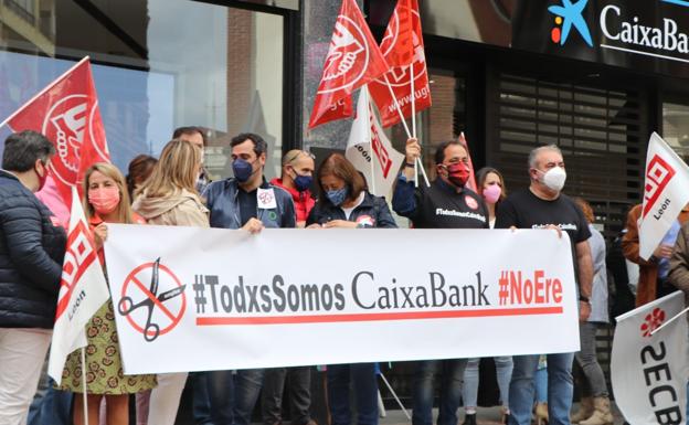 CaixaBank formaliza la salida de 20 empleados y el cierre de siete sucursales en la provincia de León