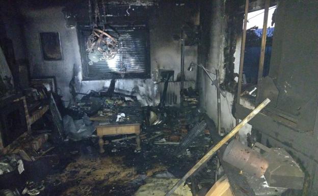 Un fallo en una manta eléctrica podría estar detrás de un incendio en una vivienda de Cacabelos