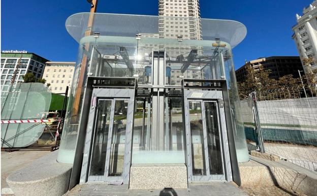 El vidrio curvo de la berciana Tvitec viste la renovada Plaza de España de Madrid