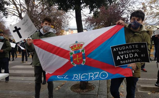 Los hosteleros bercianos ven «despreciable y obscena» la propuesta de restringir aforos y pedir el pasaporte Covid