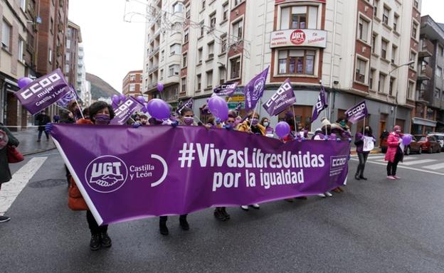 Los sindicatos bercianos subrayan que los asesinatos son «la punta del iceberg de la violencia machista»