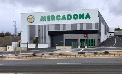 Mercadona inaugura su nuevo modelo de tienda eficiente en la avenida Montearenas de Ponferrada