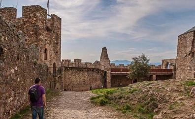 Villavieja asegura que la cesión del castillo de Cornatel al Consorcio de Las Médulas «es nula»