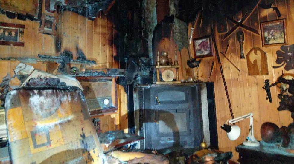 Los bomberos de Ponferrada sofocan dos incendios en viviendas en Vega de Valcarce y Toral de Merayo