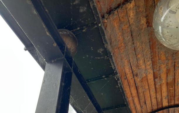 El PP de Ponferrada exige al Ayuntamiento que refuerce las labores de limpieza en el entorno del puente de Celso López Gavela