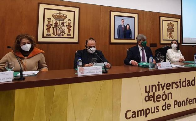 La ULE firma cuatro convenios de colaboración con asociaciones y empresas del Bierzo