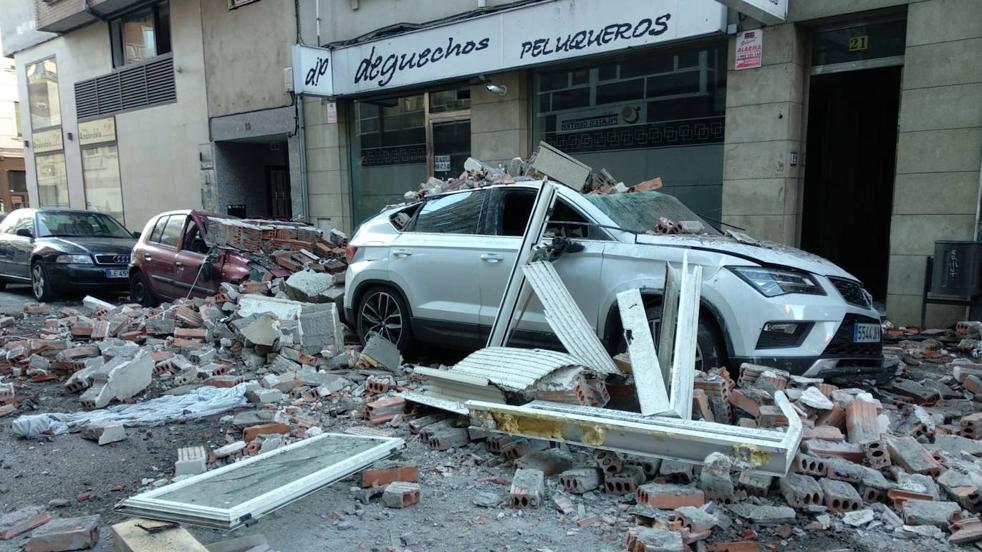Explosión intencionada en un edificio de la calle Alcón de Ponferrada